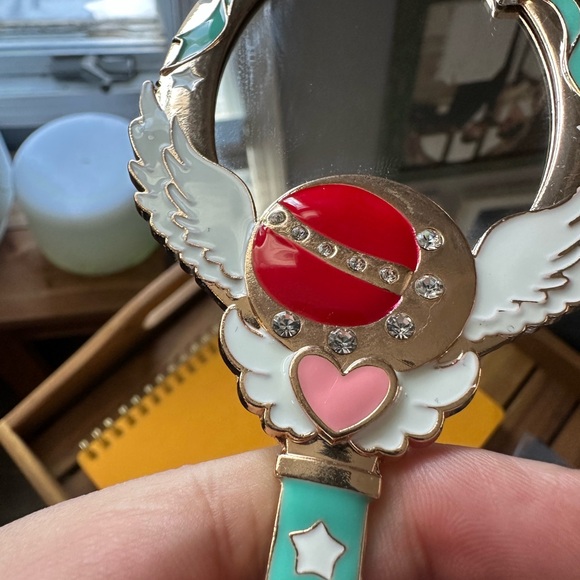 1002-Pink and Red Handheld Mirror with Heart Design - Picture 5 of 8